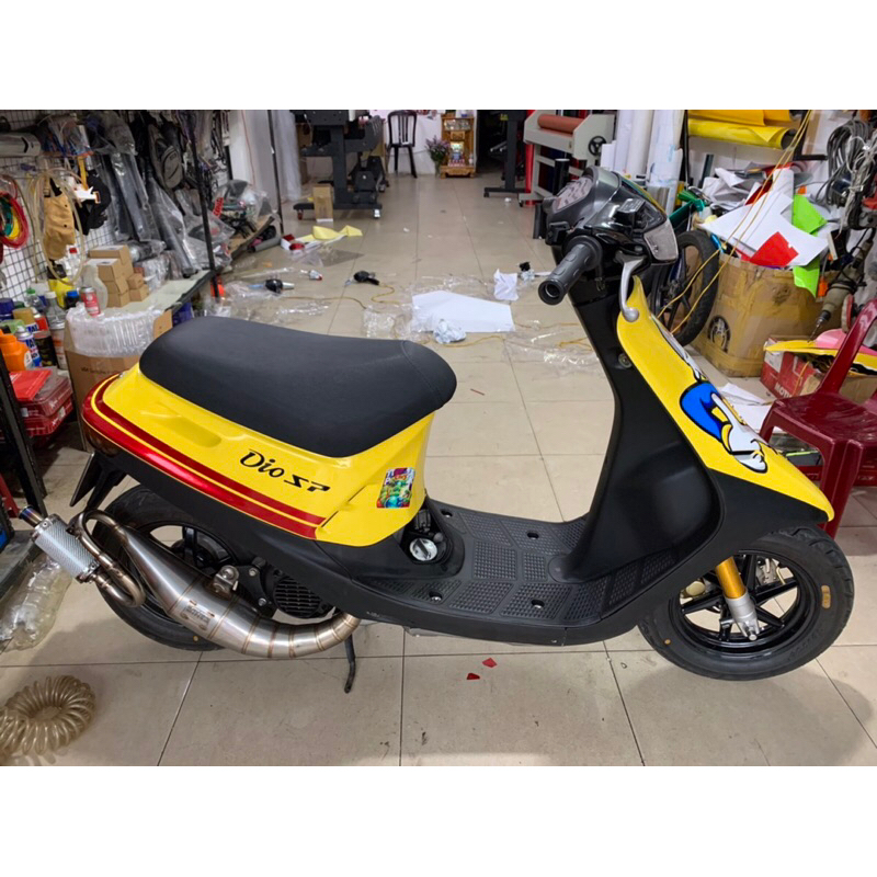 Tem rời Dio xe vàng phối tem hoạt hình cực đẹp.