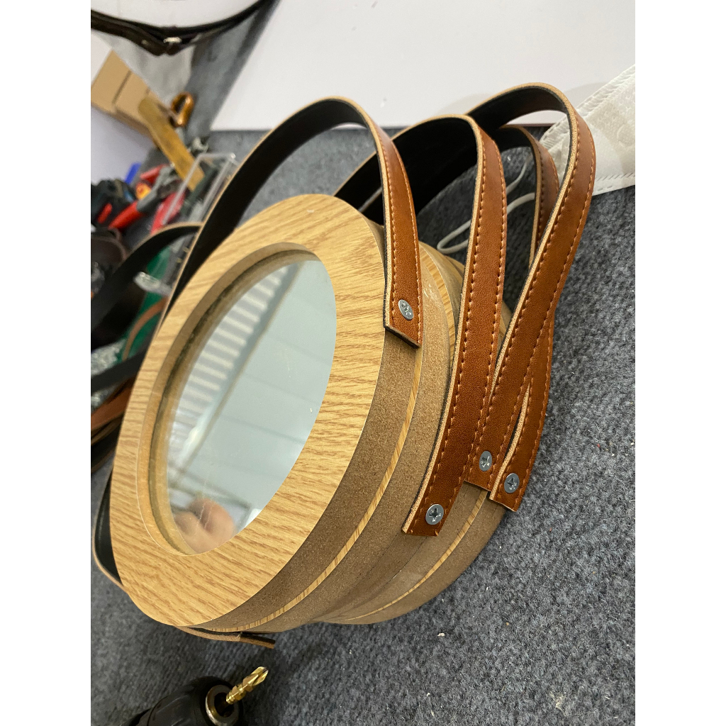 GIAM GIÁ - GƯƠNG TRÒN VIỀN GỖ DÂY DA TREO TƯỜNG KÍCH THƯỚC 20CM