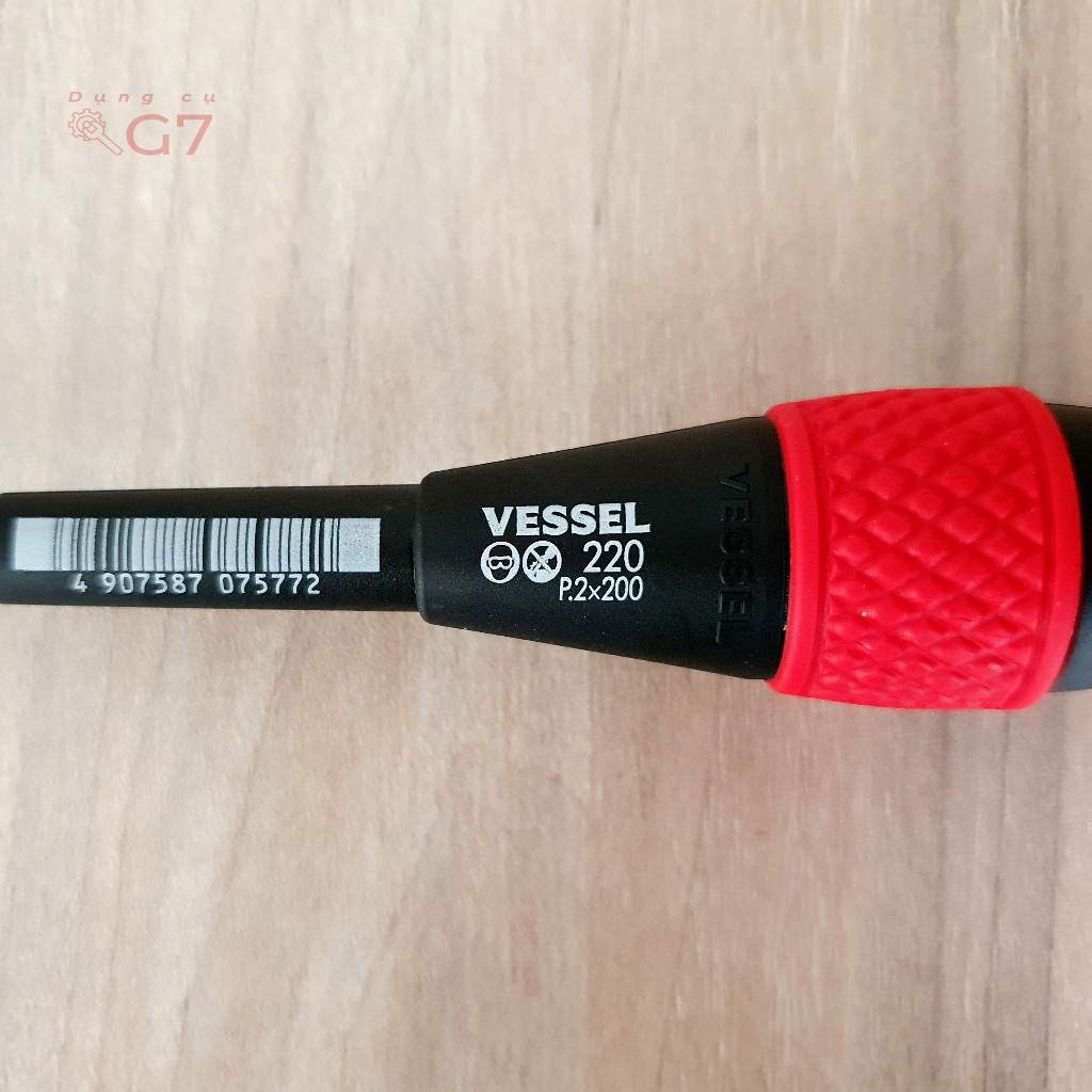 Tô vít 4 cạnh Vessel No.220+2x200 dài 30cm Japan
