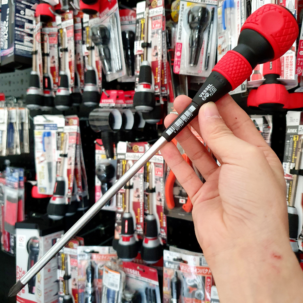 Tô vít 4 cạnh Vessel No.220+2x200 dài 30cm Japan