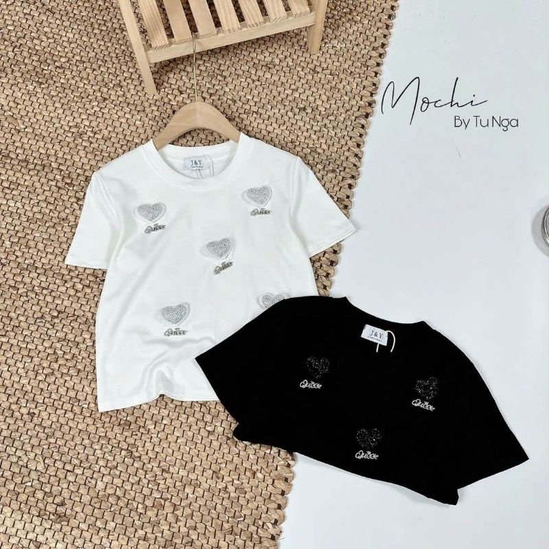 Áo thun tim gắn chữ hàng QCL1