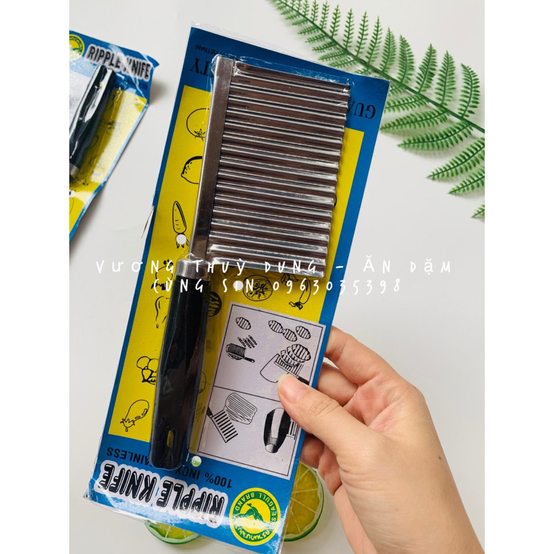 Dao lượn sóng cắt đồ ăn dặm BLW cho bé dễ cầm nắm
