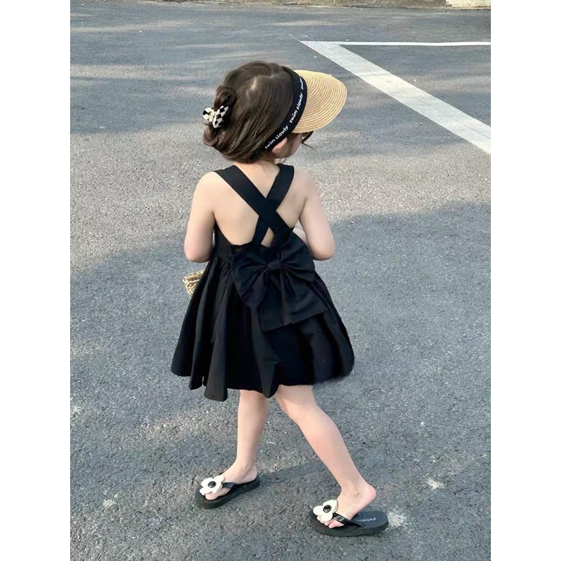 Váy đầm đen chéo lưng cho bé gái 10-22kg