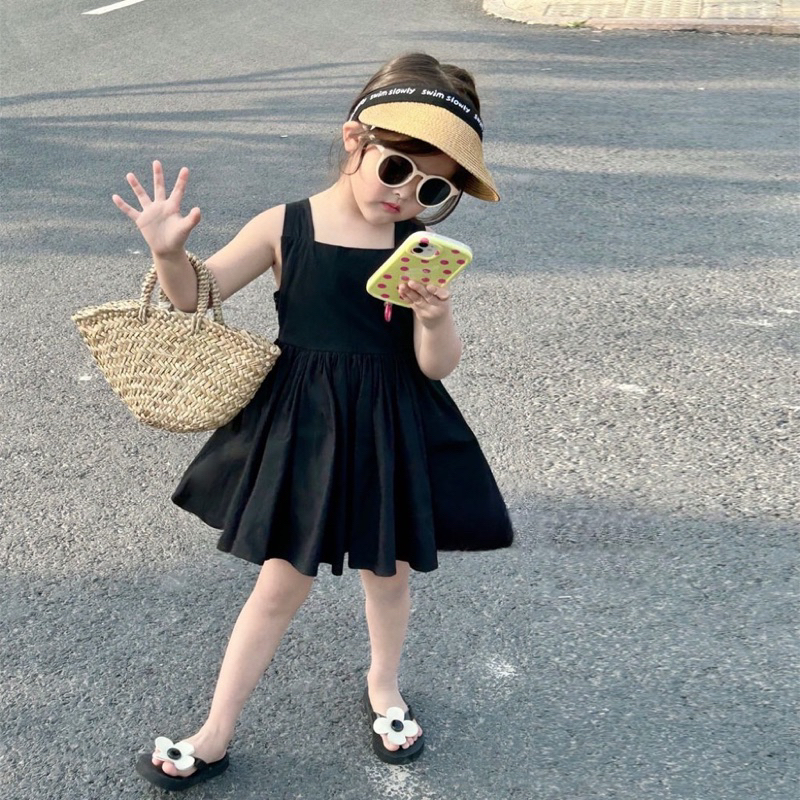 Váy đầm đen chéo lưng cho bé gái 10-22kg