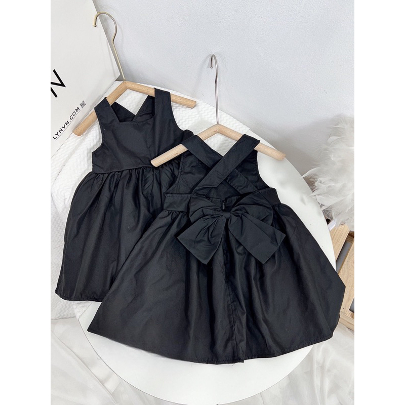 Váy đầm đen chéo lưng cho bé gái 10-22kg