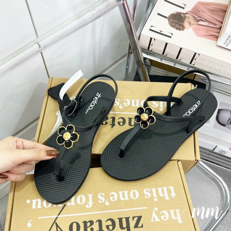 Sandal Sỏ Ngón Tag Hoa Đế Cao Su Hàng Fullbox - CERIHOUSE