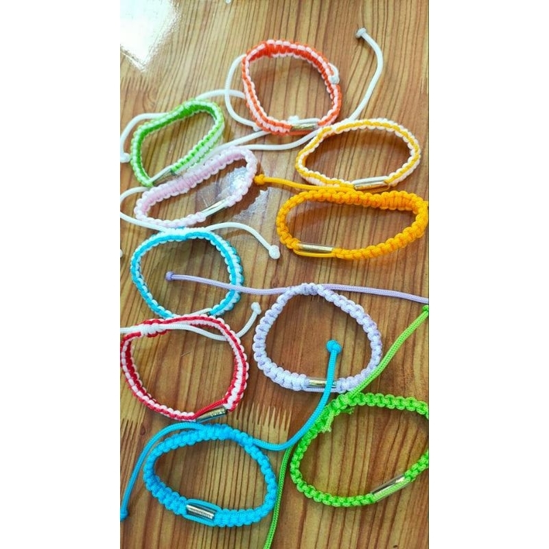 Vòng tay phong thủy thái lan (1 vòng màu ngẫu nhiên )