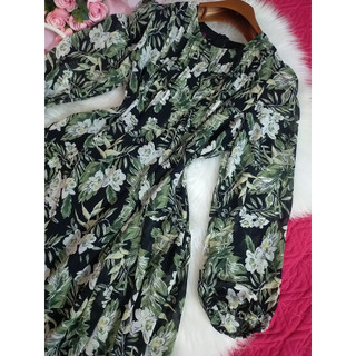 Đầm hiệu VS Saturuajia size 38