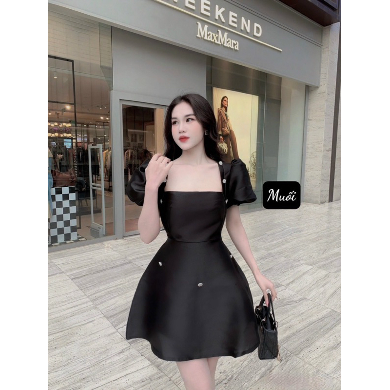 Đầm cộc tay đính khuy đá một màu dễ mặc