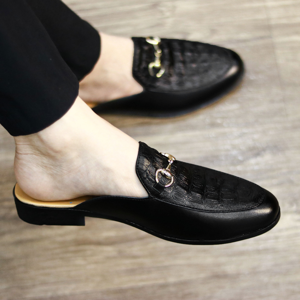 Giày Sục Nam Giá Rẻ Dập Vân Cá Sấu kết hợp Đai Vàng Mã L195