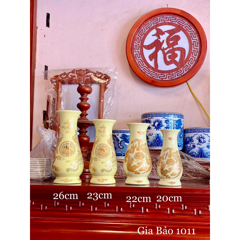 Lọ hoa men vàng kim