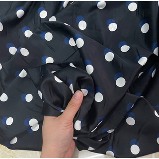 Vải satin chấm bi