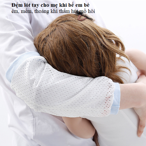 Gối đệm lót tay cho mẹ khi bế em bé chống nóng, thấm mồ hôi đầu cho bé