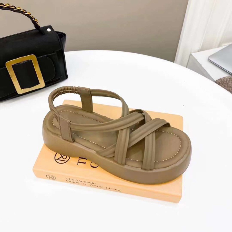 Dép sandal bánh mì