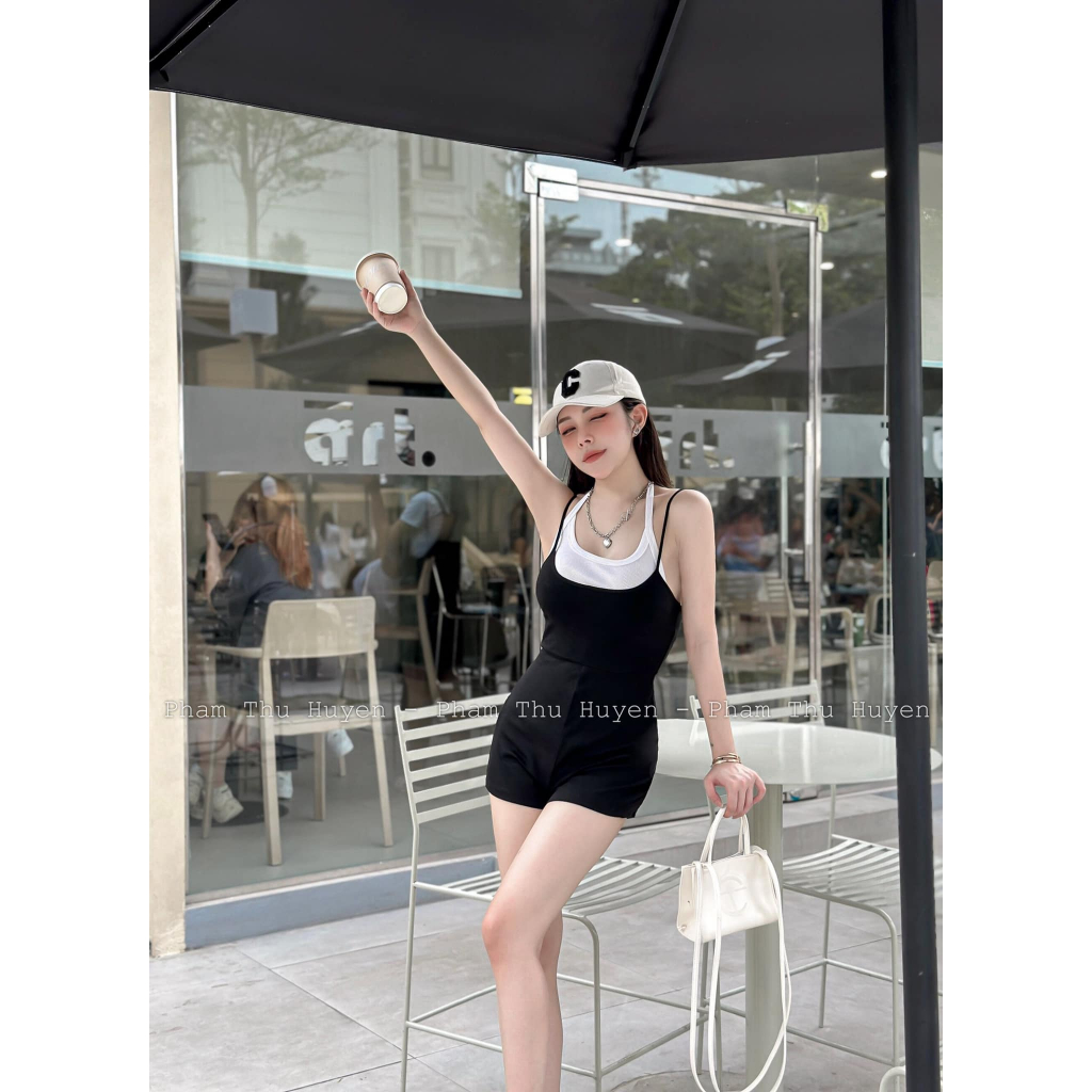 JUM 2S ĐEN KÈM ÁO CỔ YẾM