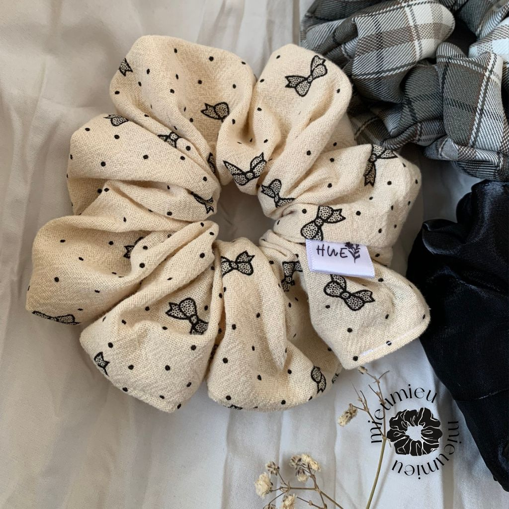 Cột tóc scrunchies handmade hoạ tiết hoa xinh xắn S1064