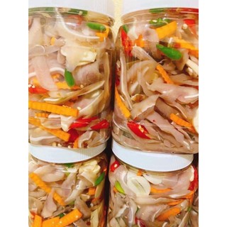 Tai heo ngâm chua ngọt