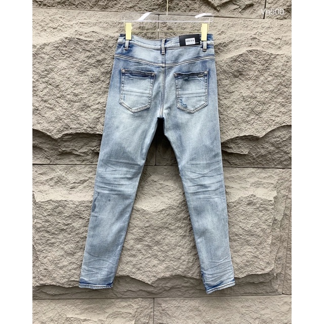 Quần jean bò nam Amiri slimfit xanh khói rách tua lót vải đen thêu chữ đùi