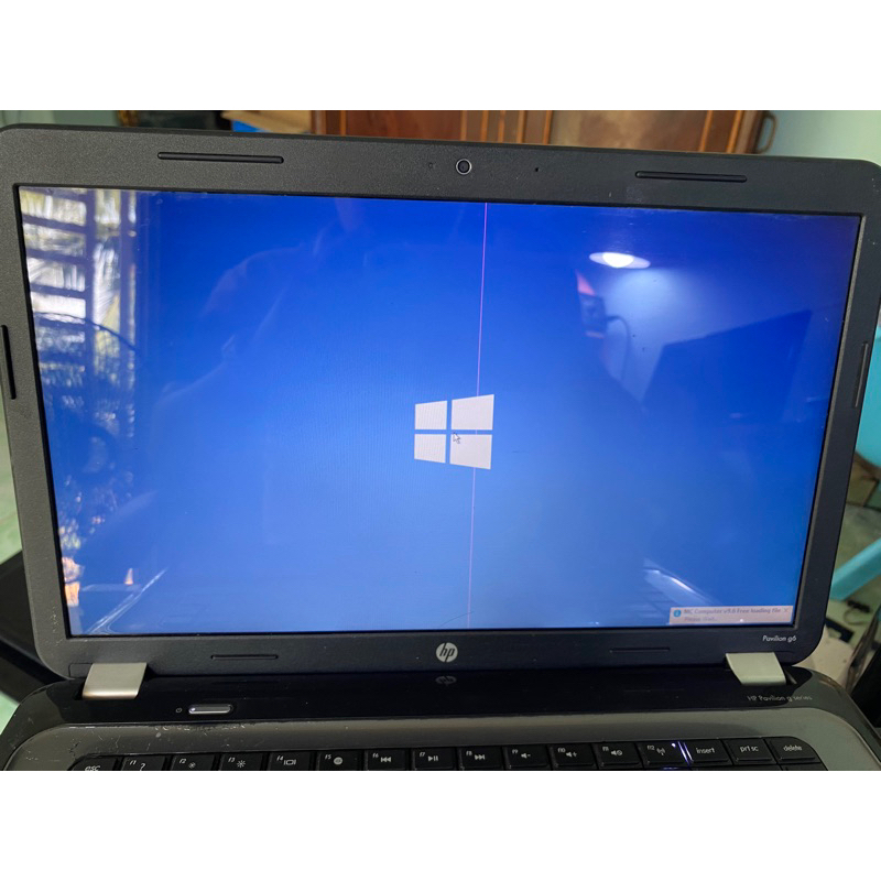 Màn 15.6” sọc chỉ mảnh, bốc máy sáng đẹp