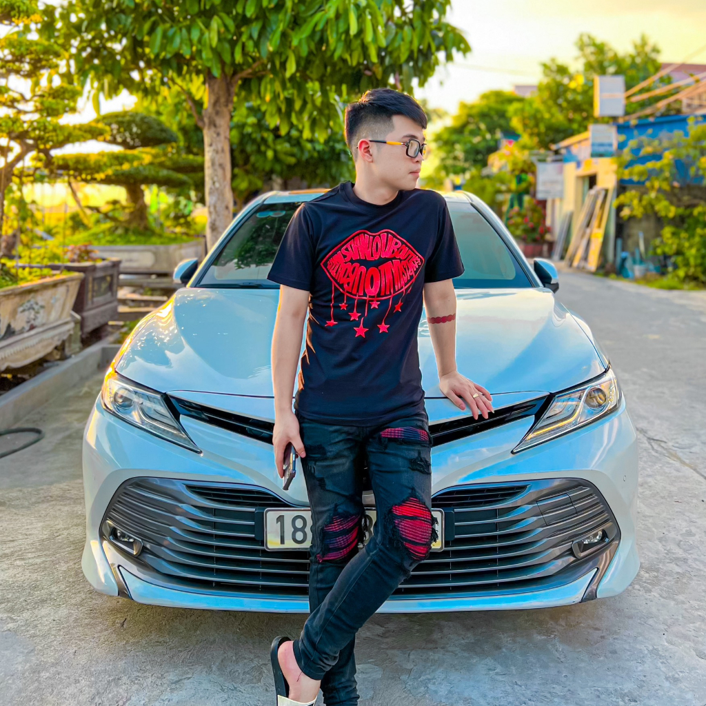 Áo LBT Môi Kim tuyến ngôi sao đỏ hai mặt vải chất COTTON 100% - Áo Phông Hưởng Đá ngôi sao kim tuyến đỏ hai mặ