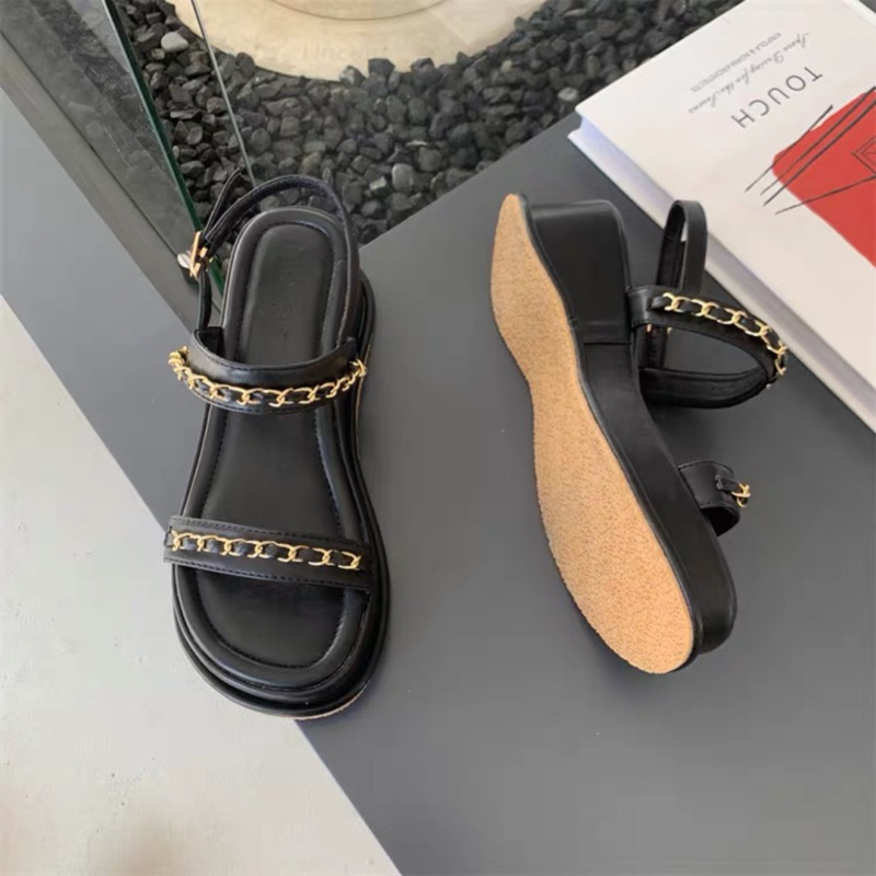 Sandal nữ đế cao (Hàng Q.C Fullbox) quai mảnh phối xích gồm 3 màu, mã A-22 mẫu mới.