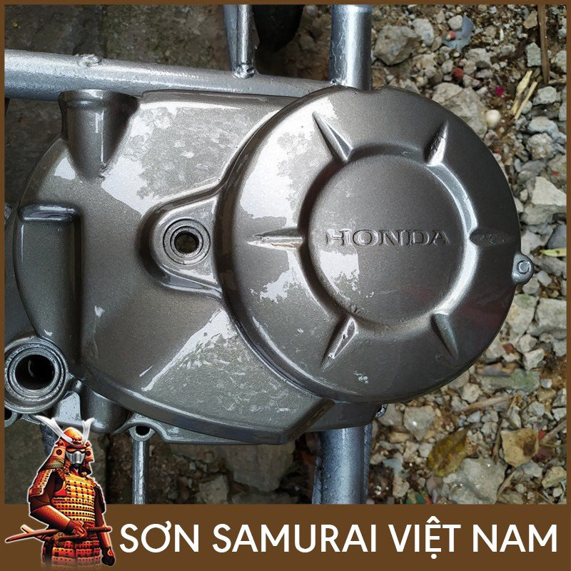 COMBO 3 CHAI SƠN XỊT LỐC MÁY SAMURAI MÀU XÁM S.C YAMAHA Y137*