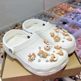 Màu nâu be - Lẻ Sticker / charm / jibbitz gắn dép Crosc