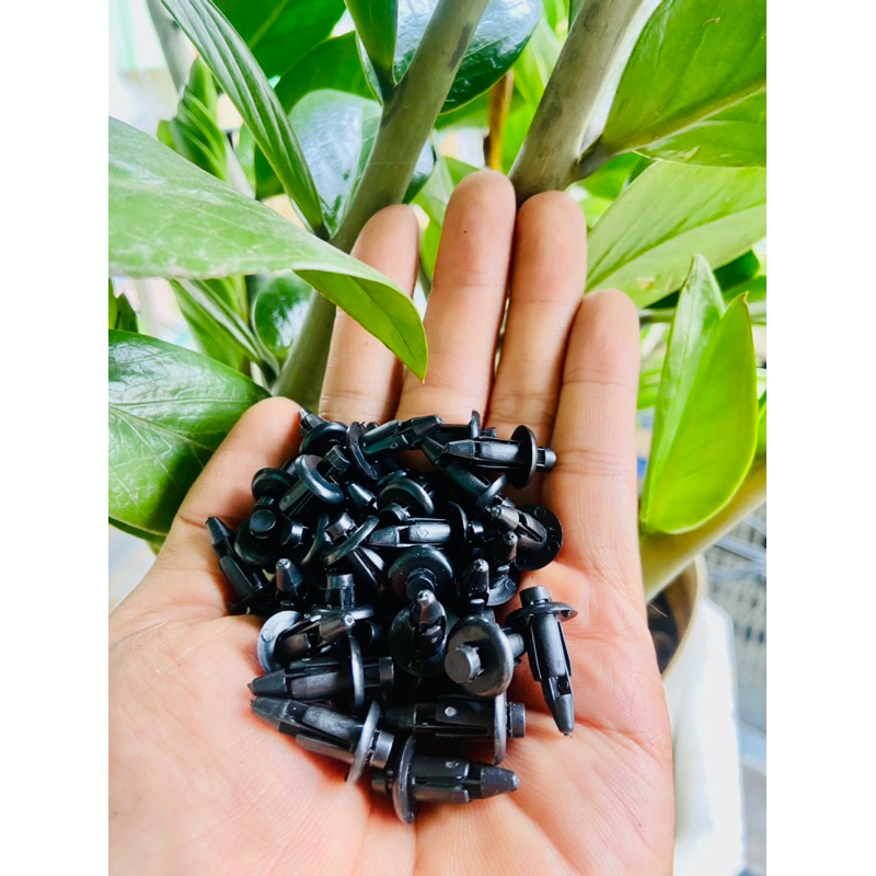 Nút ốc nhấn nhựa dàn áo Vario 125/ Click 125/ AB 125 / FUTURE / LEAD125 / SH MODE / PCX /VISION2014 /SHVN 2012/SHVN 2017