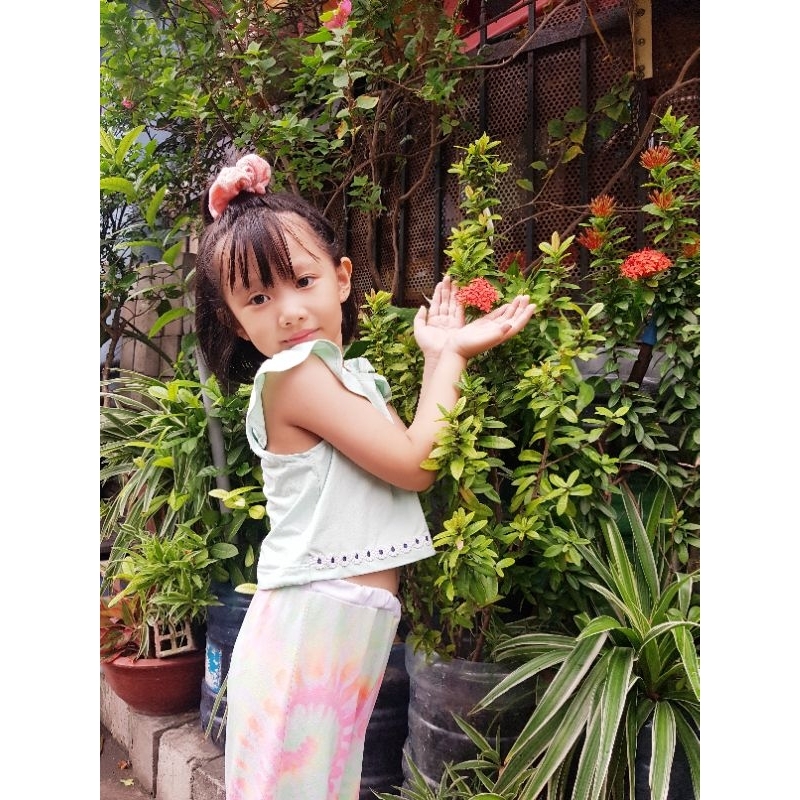 Áo thun bé gái crop top