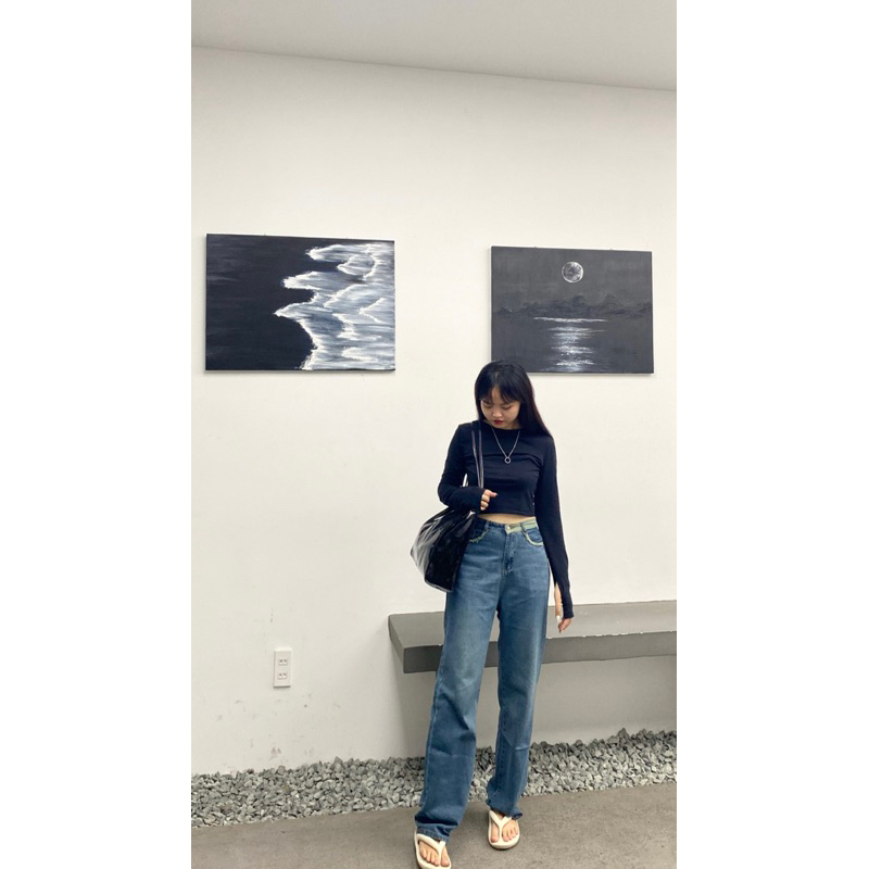 Quần jeans nữ cạp cao dáng suông, mẫu lưng túi viền