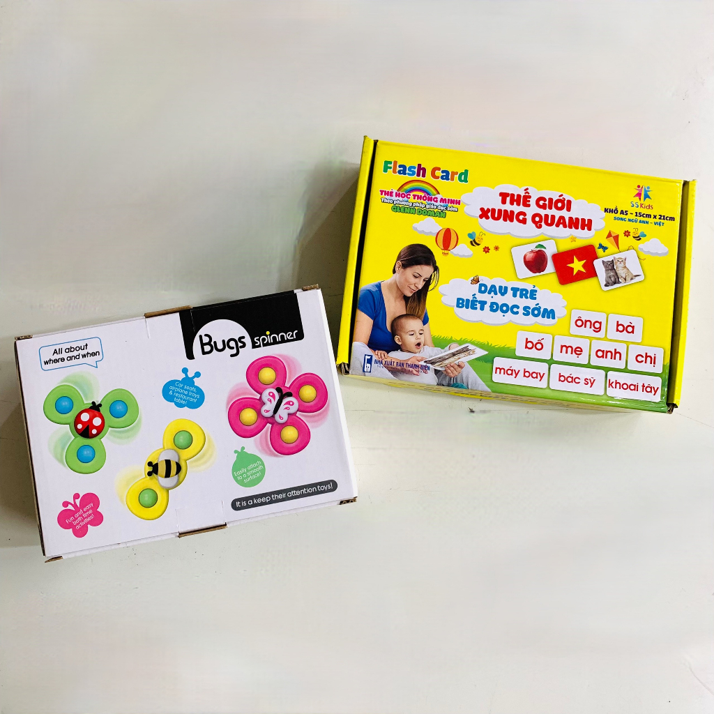 Combo đồ chơi cho trẻ từ 3 tháng tuổi, gồm thẻ học size to A5 và bộ 3 con quay dochoigo.vn
