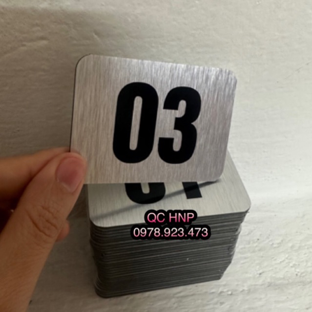 Bộ Số thứ tự bàn ăn - Thẻ số thứ tự alu mạ inox trắng xước cho nhà hàng, quán cafe, khách sạn từ số 01-999