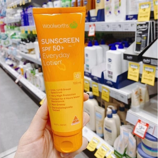 Kem chống nắng Woolworths Everyday Lotion Sunscreen SPF 50+, Úc (đủ size) không gây nhờn rít dùng được cho mặt và body
