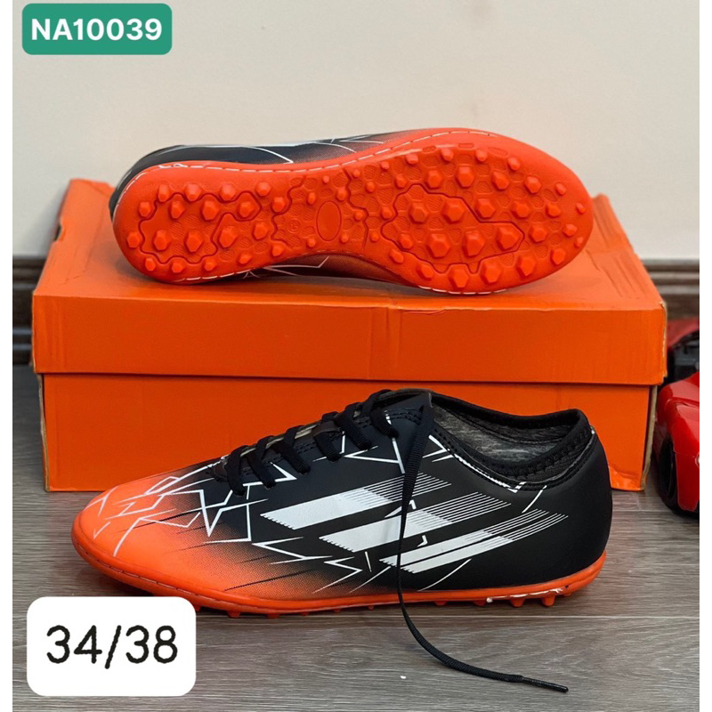 Giầy đá bóng, bé trai