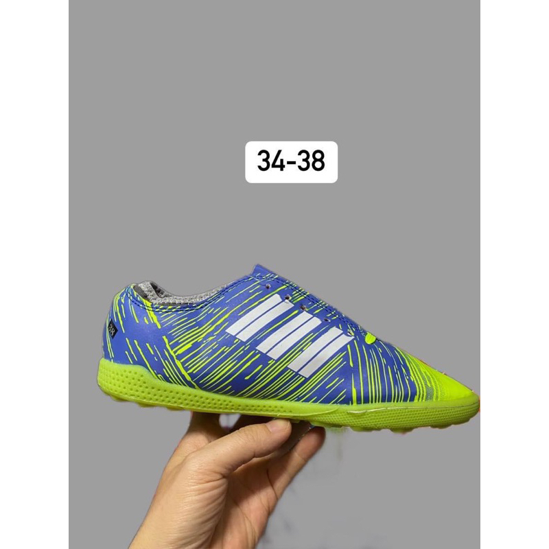 Giầy đá bóng, bé trai