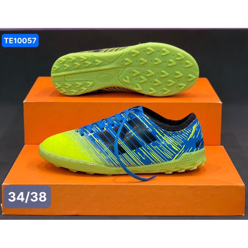 Giầy đá bóng, bé trai