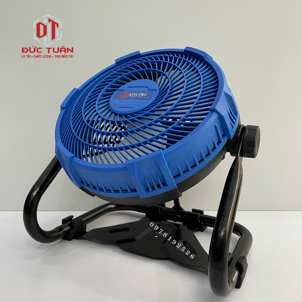 ￼Quạt Chạy Pin KINGPRO Sài Chung Chân Pin Thông Dụng Sạc 2A Có Thể Dùng Điện Trực Tiếp