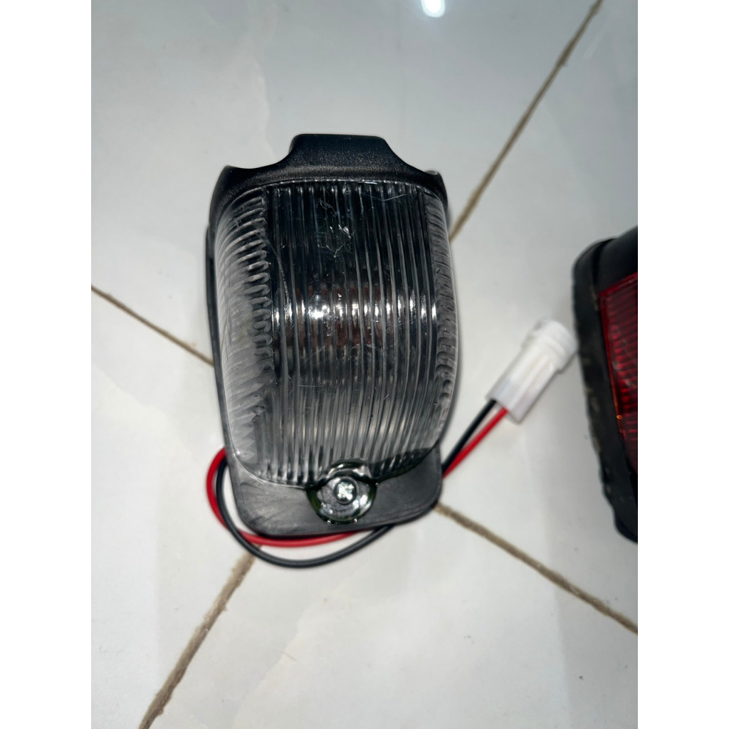 1 cái Đèn nóc trắng hoặc vàng lắp xe tải