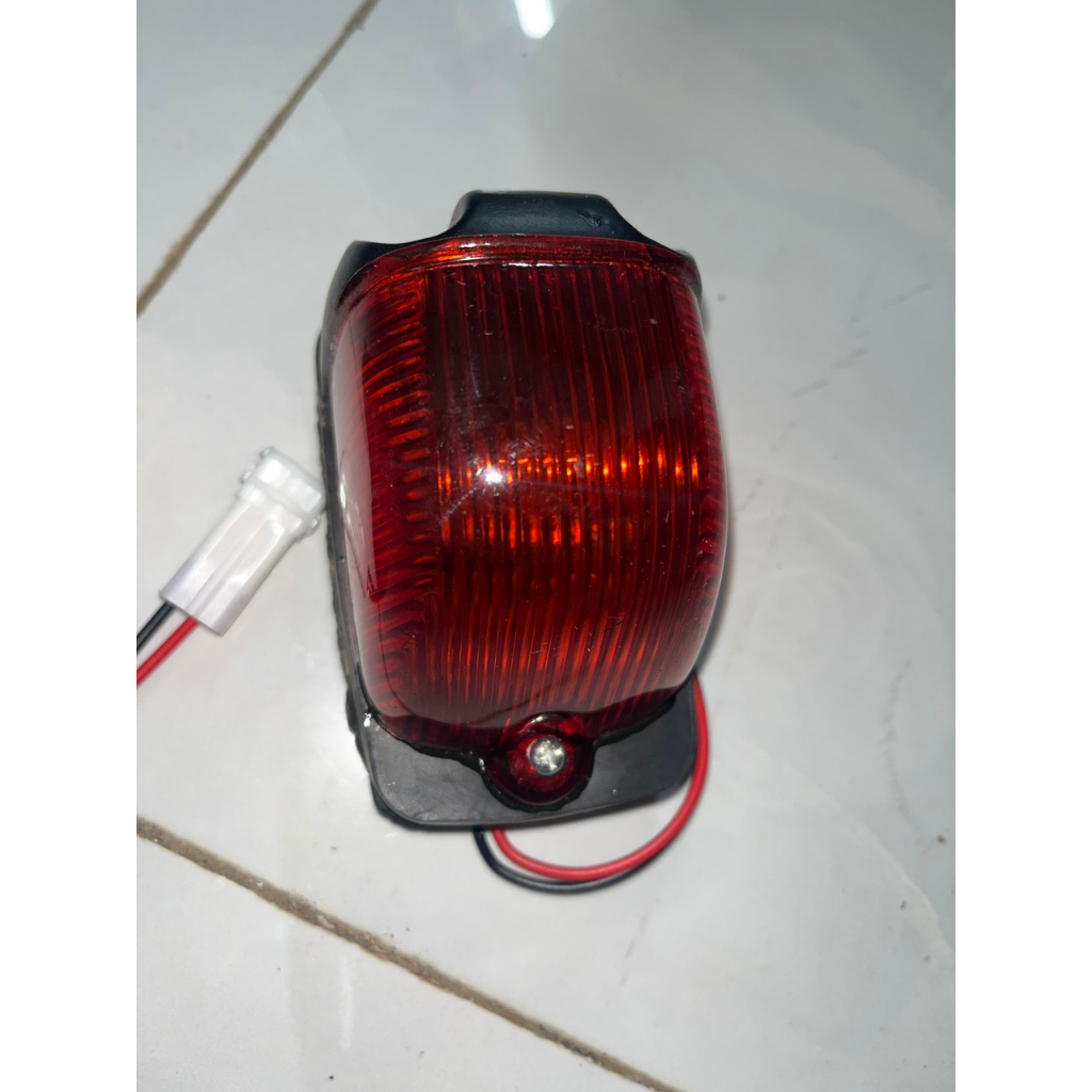 1 cái Đèn nóc trắng hoặc vàng lắp xe tải