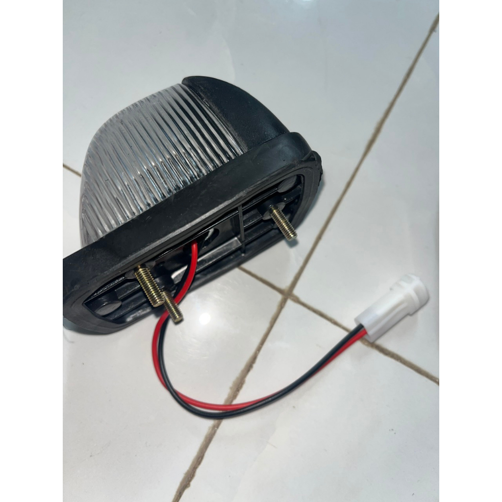 1 cái Đèn nóc trắng hoặc vàng lắp xe tải