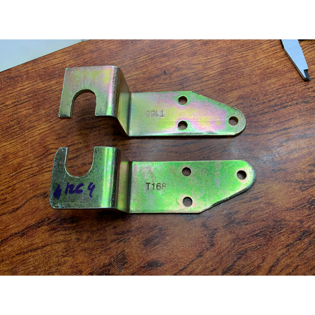 Tai Khóa Cửa Thùng Xe Tải Loại Cong, Bát Cong Bát khóa thùng xe tải loại dầy.