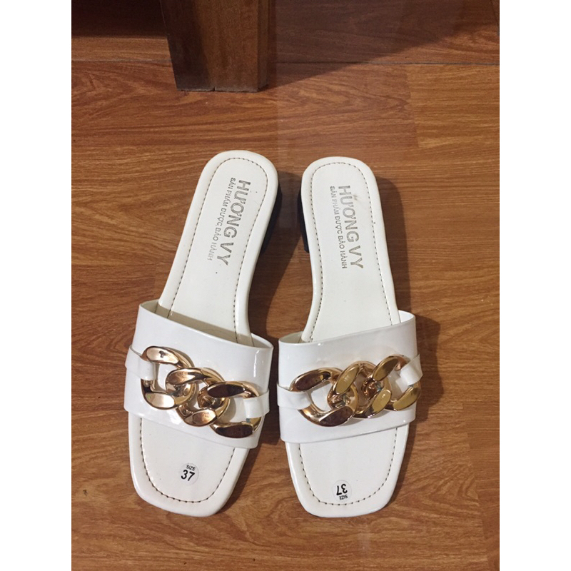 Thanh lí giày dép guốc