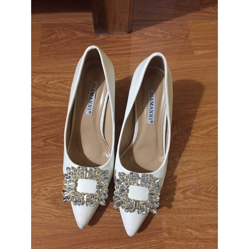 Thanh lí giày dép guốc