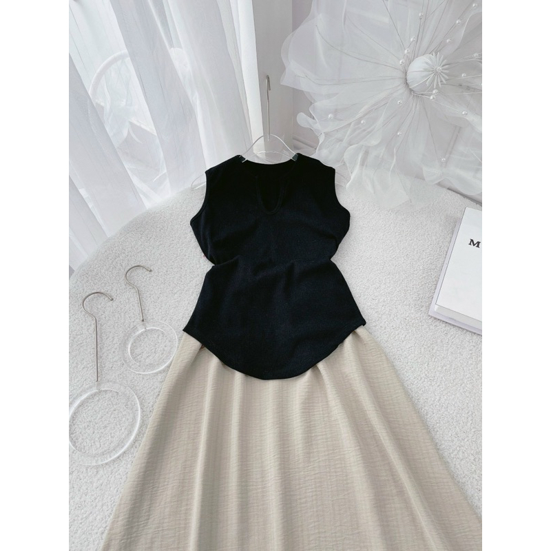 SET CHÂN VÁY MIDI NUDE  ÁO ĐEN XẺ NGỰC