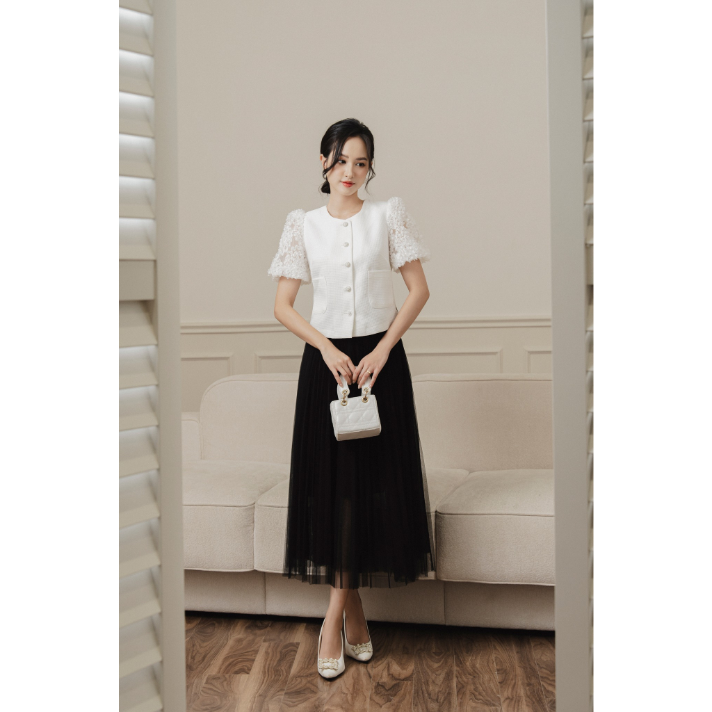 Áo sơ mi nữ ngắn tay nữ công sở phối tay ren cổ tròn cúc ngọc chất tafta TiinStore - AHN736