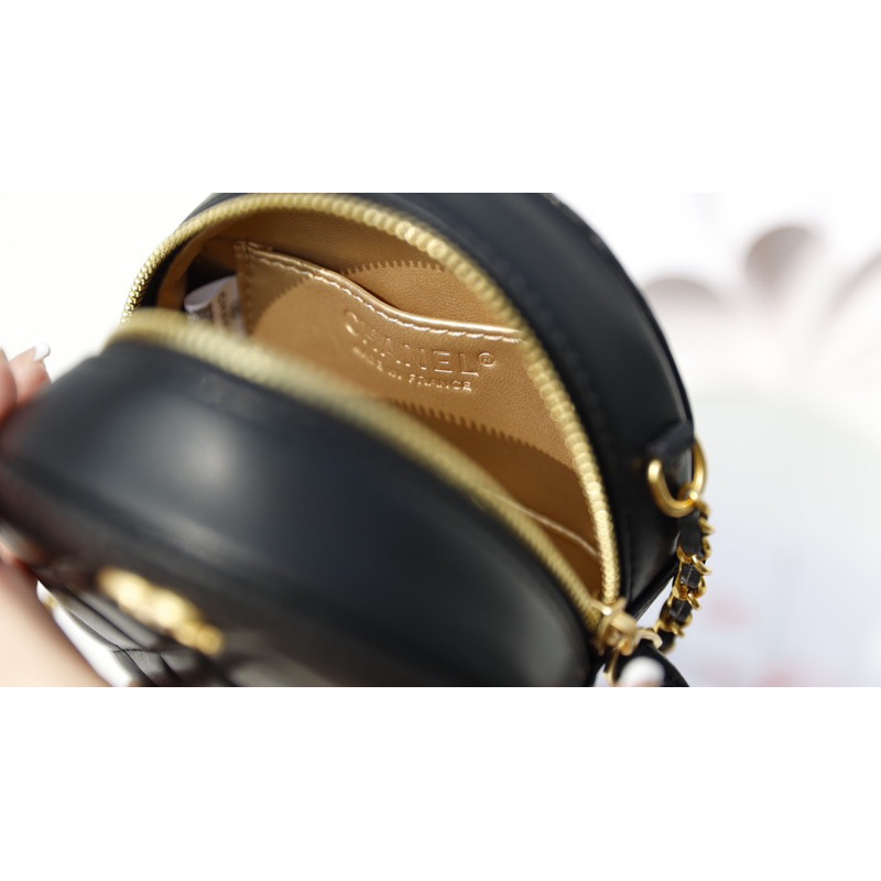 Túi đeo chéo Xaleo mini dây quả cầu fullbox nam châm size 13 chần trám đen tag vàng W166-13