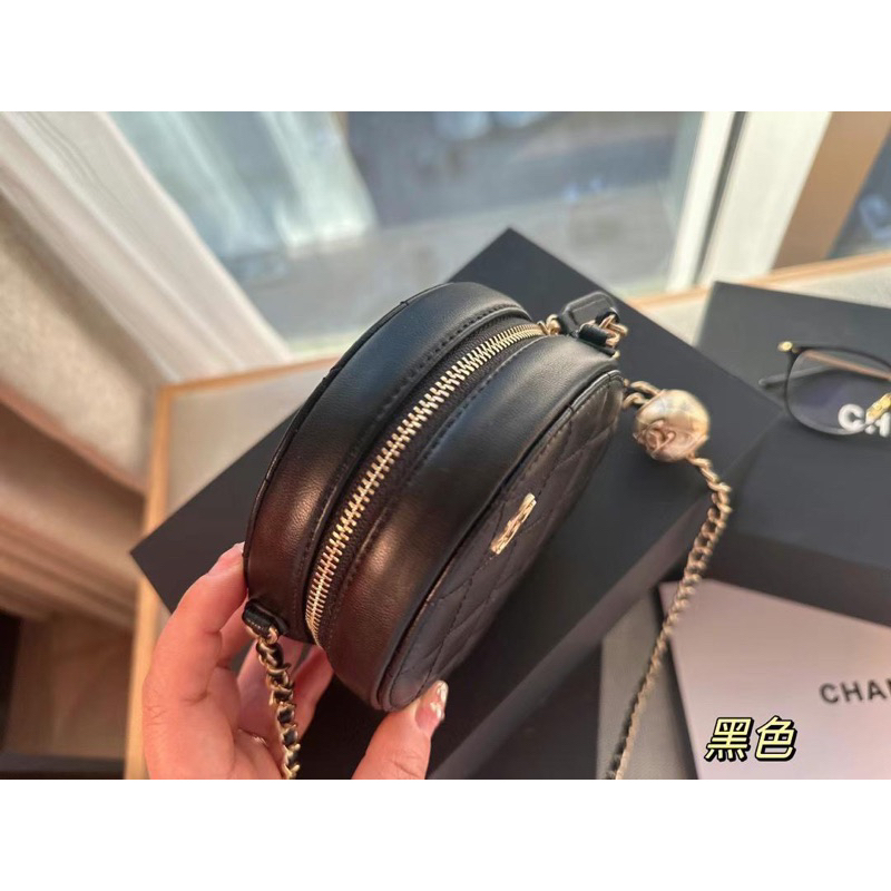 Túi đeo chéo Xaleo mini dây quả cầu fullbox nam châm size 13 chần trám đen tag vàng W166-13