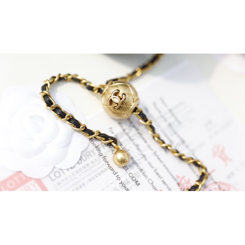 Túi đeo chéo Xaleo mini dây quả cầu fullbox nam châm size 13 chần trám đen tag vàng W166-13