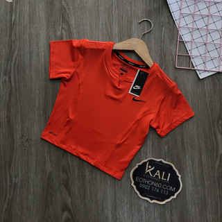 ÁO CROPTOP CỔ XẺ