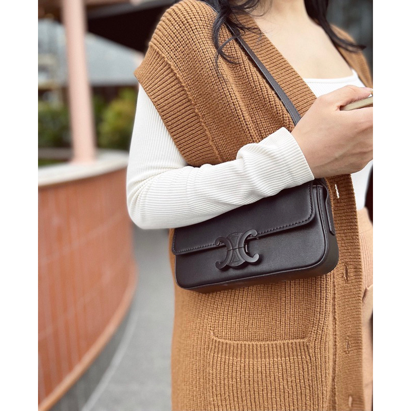 Túi đeo kẹp nách Xelin black version Full box nam châm , hàng nét đẹp chuẩn form size 20cm W666-20